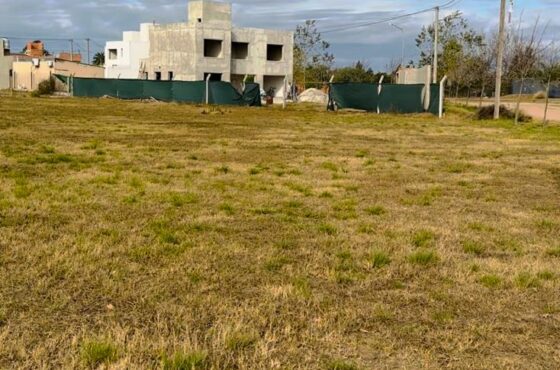 Lote de 1000 m² en Costa de Oro – Todos los Servicios